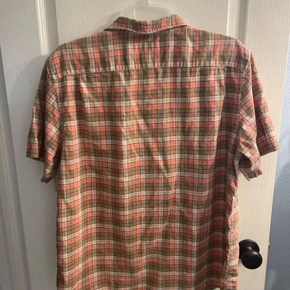 Old Navy Rose and Tan Casual Button Down Shirt - Picture 2 of 8